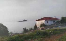 Vista De Montana Meteora II
